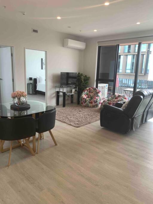 2 Bedrooms Apprtmt Plus Underground Parking In Cbd Christchurch Exterior foto