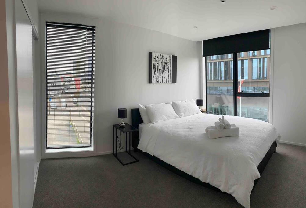 2 Bedrooms Apprtmt Plus Underground Parking In Cbd Christchurch Exterior foto