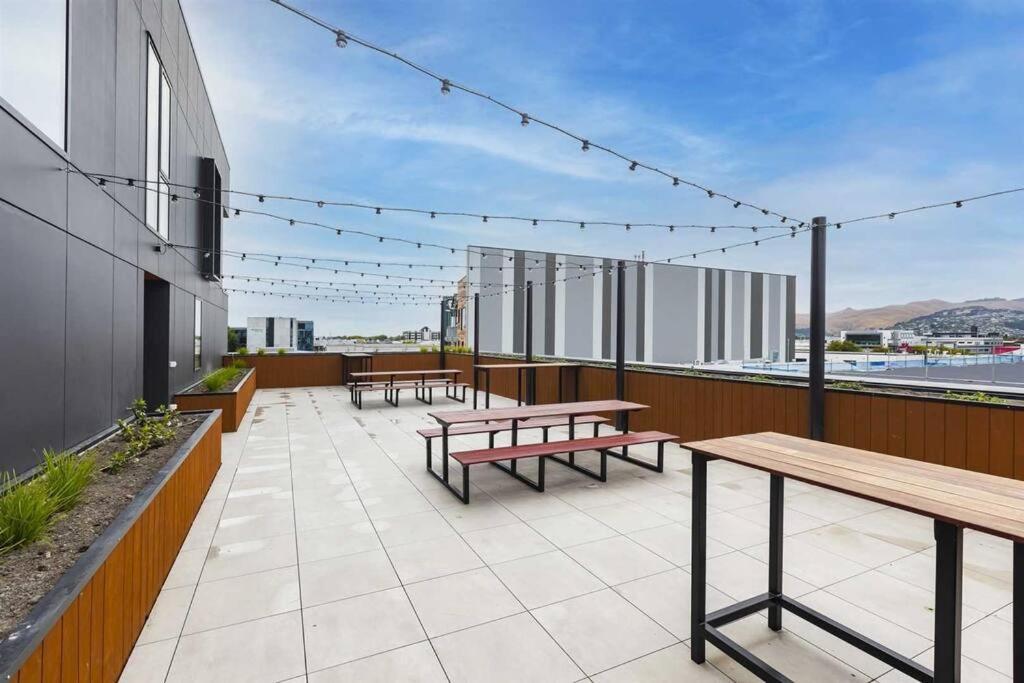 2 Bedrooms Apprtmt Plus Underground Parking In Cbd Christchurch Exterior foto